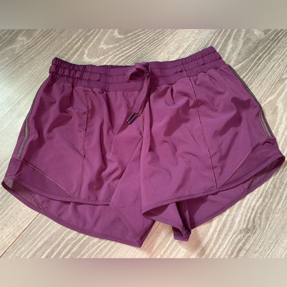 Lululemon Hotty Hot Short 4”